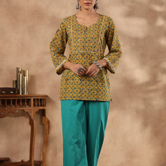 Shuddhi Mustard and Green top