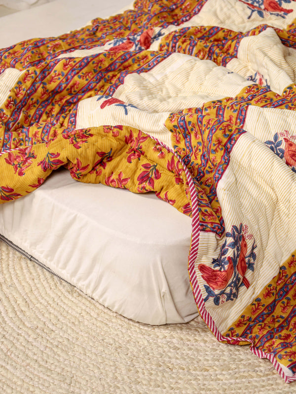 Red Razai Buy Single Bed Reversible Razai Online, Buy Single Bed Reversible Razai ...